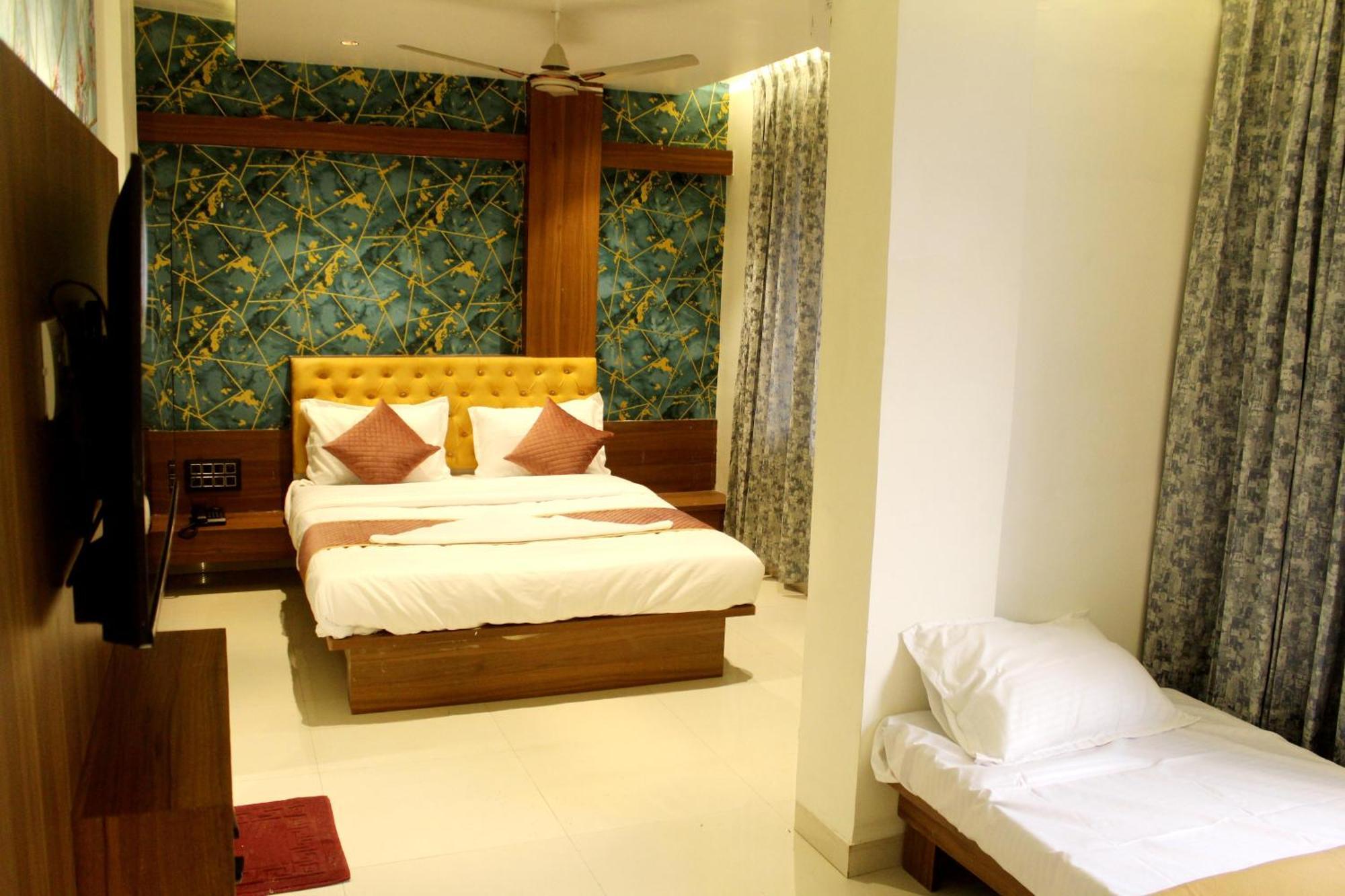 Hotel India Gate Narhe, Pune Ngoại thất bức ảnh