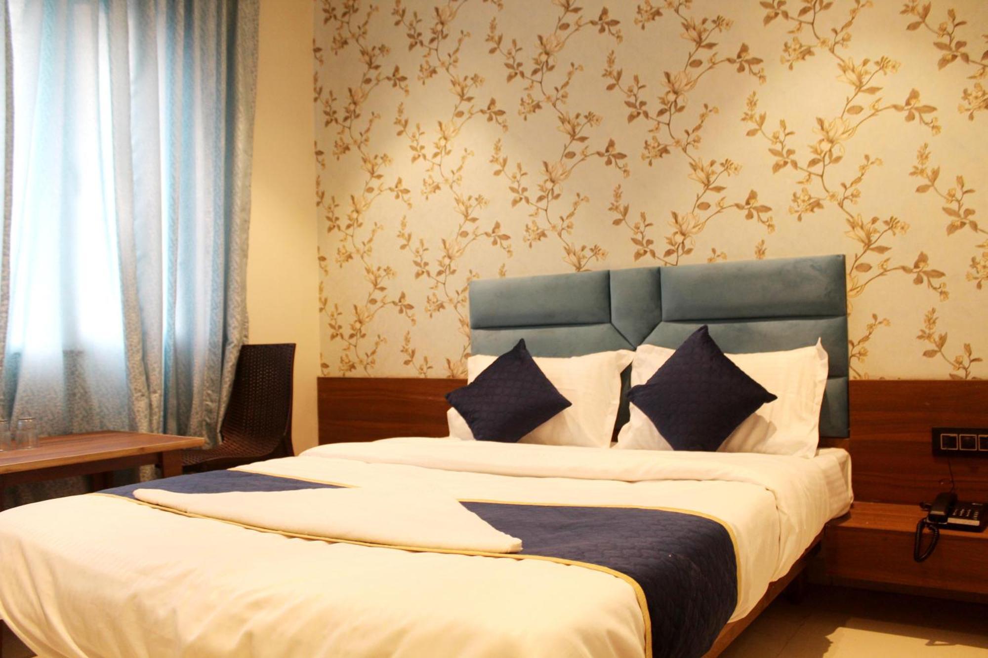 Hotel India Gate Narhe, Pune Ngoại thất bức ảnh